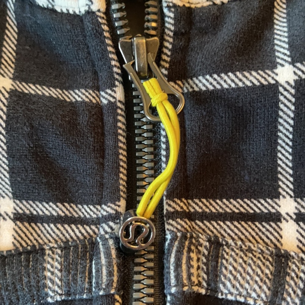 Christina Haack Lululemon Plaid Scuba Jacket - Picture 7 of 8
